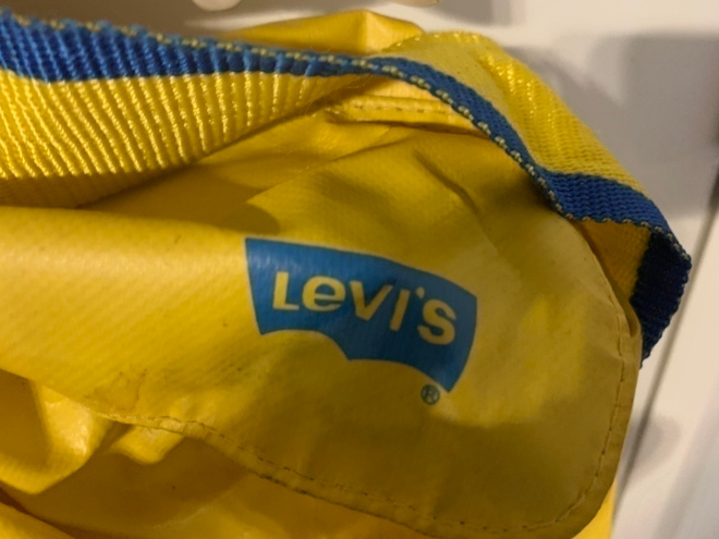 LEVIS LAUKKU