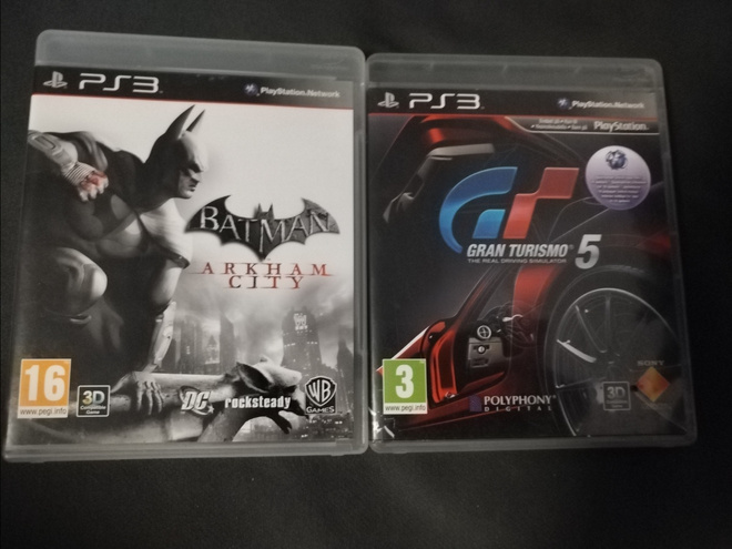 Gran turismo 5 ja Batman arkham city ps3