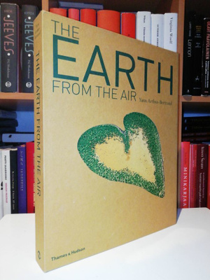 Yann Arthus-Bertrand - The Earth From The Air - Jättikirja!