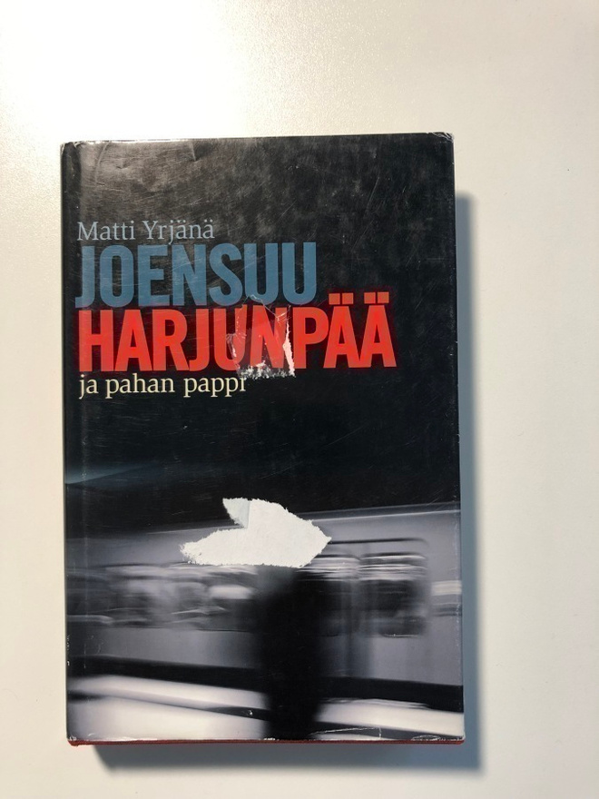 Matti Yrjänä Joensuu - Harjunpää ja pahan pappi