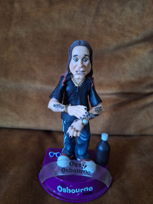 THE OSBOURNES FAMILY, OZZY, Sabbath figure (sound-base) lelu