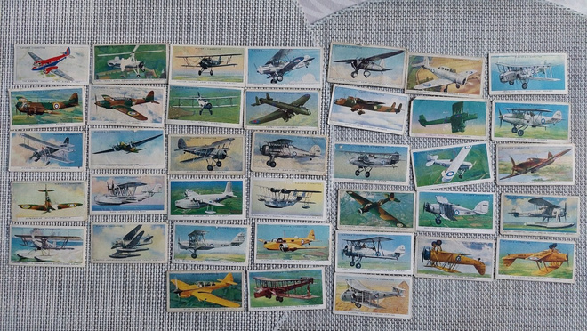 Aircraft Of The Royal Air Force - 38 tupakkakorttia