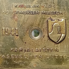 Karjalaisten aseveljien liitto Kullanvärinen peltilevy 1941 - pikkukuva 1
