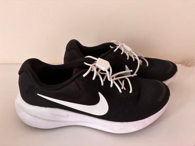 Nike revolution juoksulenkkarit koko 40 (25,5 cm)
