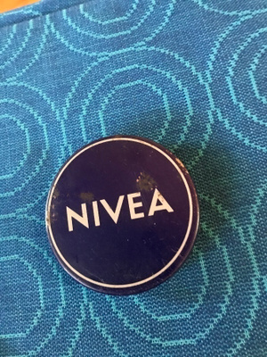 Vanha Nivea- voiderasia