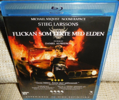 Tyttö Joka Leikki Tulella Blu-ray