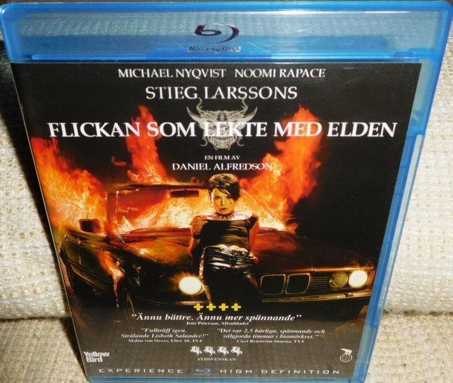 Tyttö Joka Leikki Tulella Blu-ray
