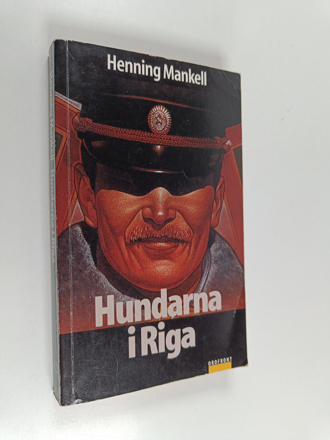 Henning Mankell : Hundarna i Riga : kriminalroman