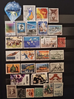 Suomi postimerkit 30 kpl (leimatut)