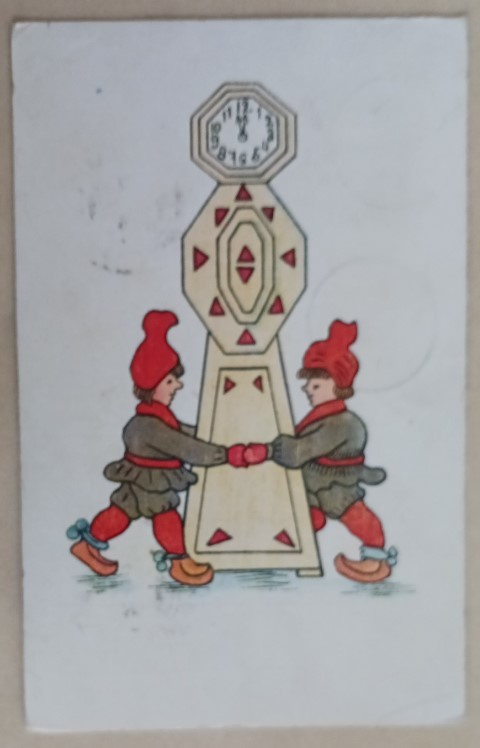 Tontut tanssivat kaappikellon ympärillä, p. 1921
