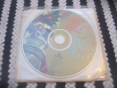 Neljä Ruusua - Kuka näkee (cds)