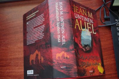 Untinen-Auel: Maalattujen luolien maa (2011), yli 800 sivua!
