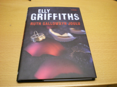 Elly Griffiths: Ruth Gallowayn joulu