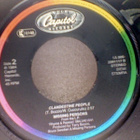 MISSING PERSONS :: GIVE/CLANDESTINE PEOPLE :: VINYYLI 7"1984 - pikkukuva 4
