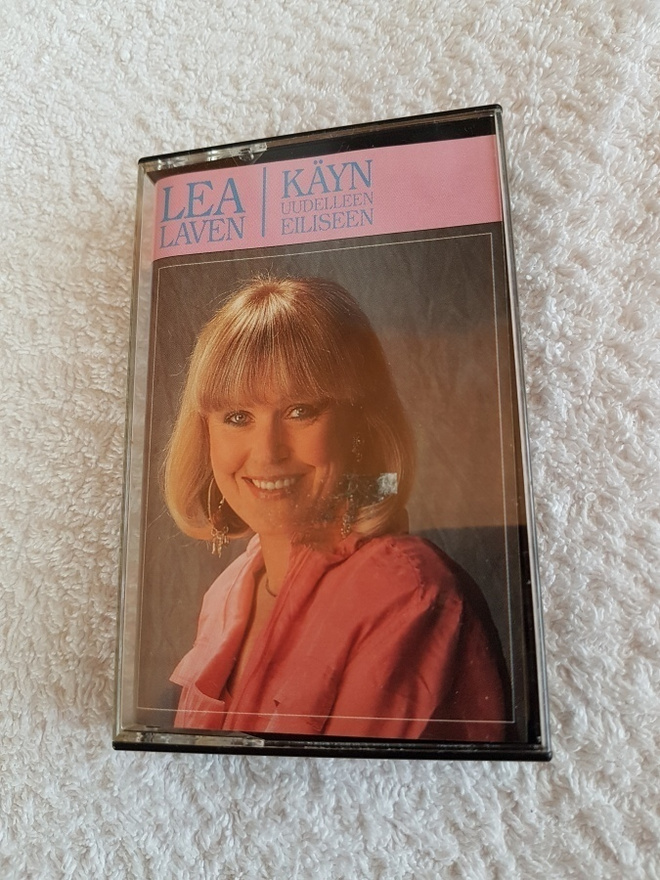 Lea Laven – Käyn Uudelleen Eiliseen C-KASETTI