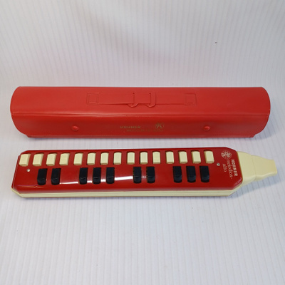 Kerkkä 114/9/26 HOHNER Melodica-Alto puhallinsoitin + kotelo