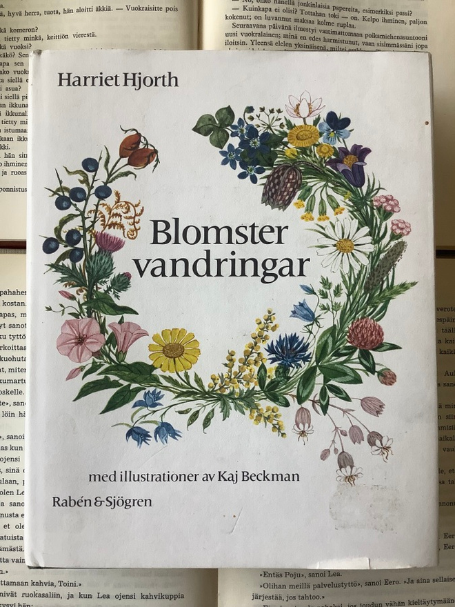 Harriet Hjorth - Blomstervandringar (inbunden bok)