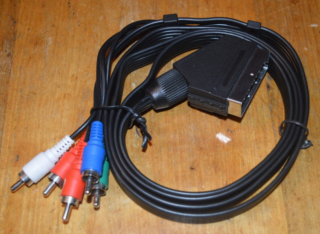 SCART–5x RCA -kaapeli (komponenttivideo + stereoääni)