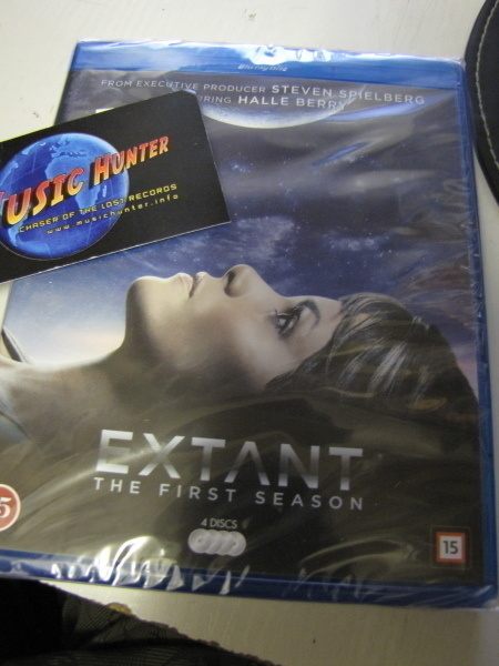EXTANT ENSIMMÄINEN TUOTANTOKAUSI UUSI BLU-RAY