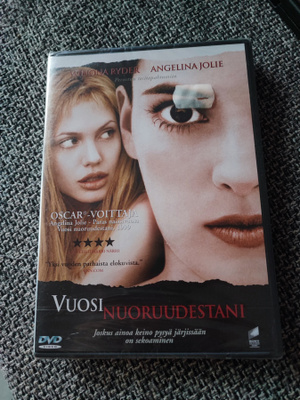 Vuosi nuoruudestani UUSI