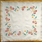 Puuvilla PÖYTÄLIINA kaunis KÄSIN KIRJAILTU LIINA 63x67cm - pikkukuva 1