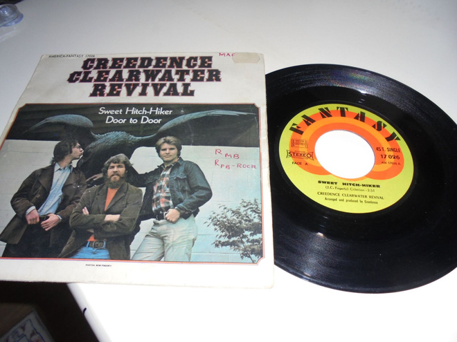 7" Creedence Clearwater Revival-Sweet Hitch-Hiker/Door To Do