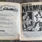 MUSTANAAMIO TASKUKIRJA 1990 - pikkukuva 2