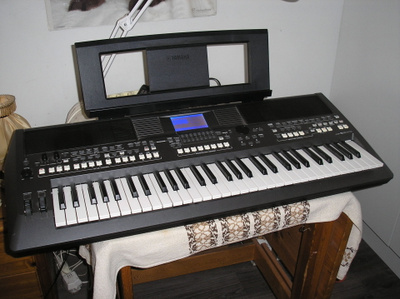 Yamaha PSR-S670 Keyboard