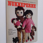 Nukkeperhe : tee itse neuloen, virkaten ja ommellen - pikkukuva 1