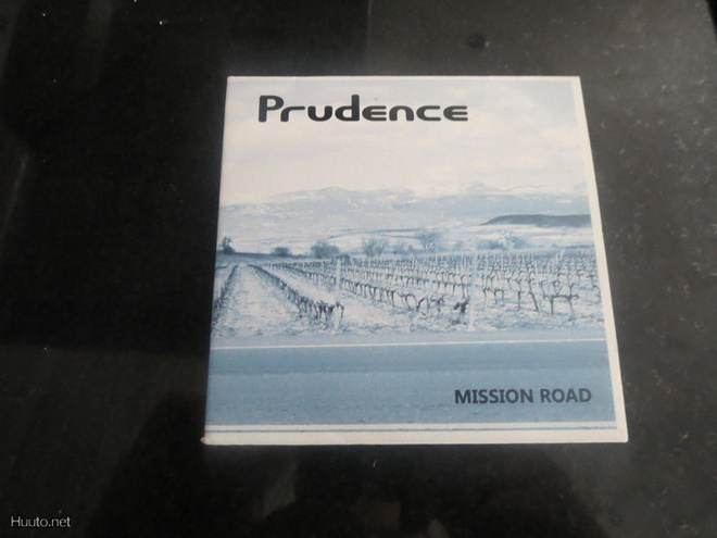 Prudence: Mission Road pahvi case