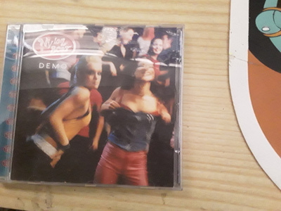Nylon beat demo cd levy