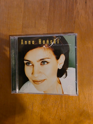 Anna Hanski - Sydämessä asutaan