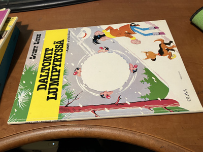 LUCKY LUKE DALTONIT LUMIPYRYSSÄ HYVÄ