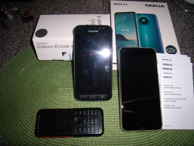 Puhelimet.Galaxy,xcovera ja Nokia 3,4 jaVanhempi Nokia.
