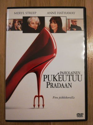 PAHOLAINEN PUKEUTUU PRADAAN - DVD