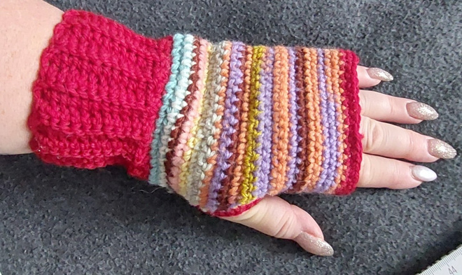 Alina´s Handmade  käsin virkatut kynsikkäät moniväri