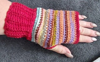 Alina´s Handmade  käsin virkatut kynsikkäät moniväri