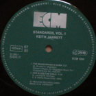 KEITH JARRET / G.PEACOCK / J.DeJOHNETTE :: STANDARDS VOL1 LP - pikkukuva 4