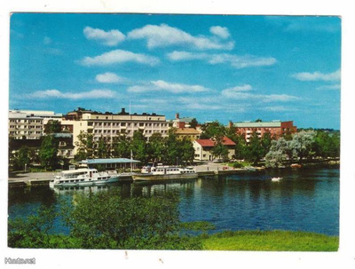 HÄMEENLINNA: SATAMAA JA PARI LAIVAA
