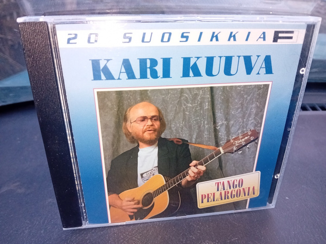 CD 20 SUOSIKKIA Kari Kuuva Tango Pelargonia ( SIS POSTIKULU