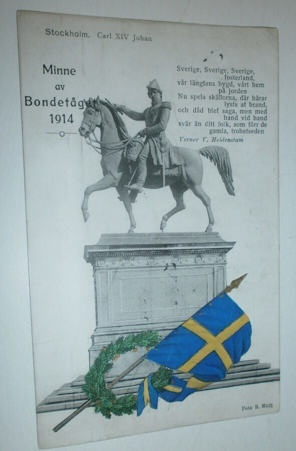Minne av Bondetåget 1914, patsas, lippu ja seppele, p. 1914