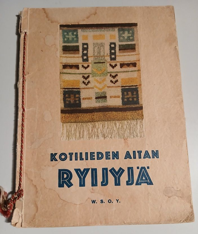 Kotilieden aitan ryijyjä