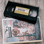 Torstai on toivoa täynnä (1982) VHS - pikkukuva 2