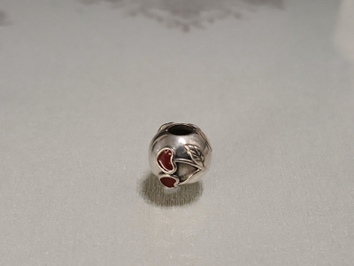 Hopea Pandora Hela, Cherries Clip Charm