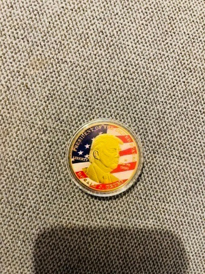 Donald Trump juhlaraha Gold 24K pinnoitus