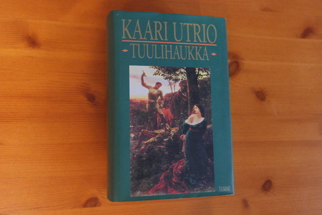 Kaari Utrio:Tuulihaukka.2.P.1995.Sid.Kp.Siisti.