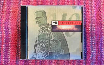 CD: Yö - Satelliitti