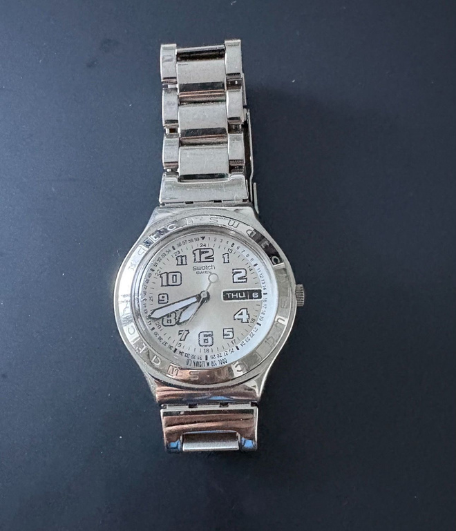 Rannekello Swatch Swiss made unisex.