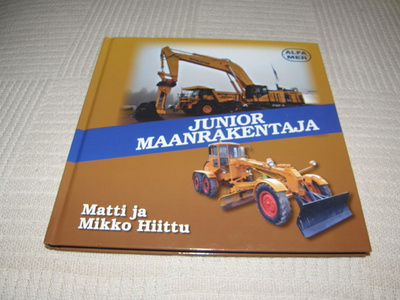 Hiittu Junior maanrakentaja