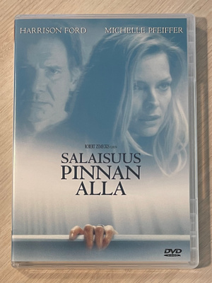 Salaisuus pinnan alla (2000) Harrison Ford